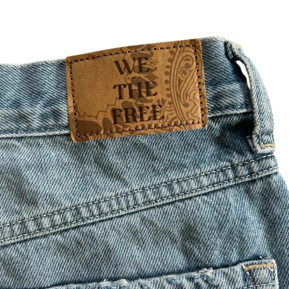 Free People Ghost Town Long Short Raw Hem Mid/High-rise Denim Size 27 NWT